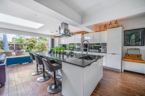 4 bedroom semi-detached house for sale, Montrose Avenue, Twickenham TW2