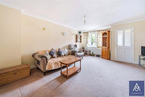 31 Castle Mount, Brackley, NN13 7HF