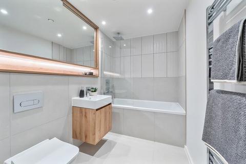2 bedroom apartment for sale, E106 The Waterfront, Poole BH15