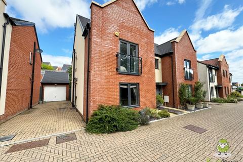 4 bedroom semi-detached house for sale, Christ Church Gardens, Basingstoke, Hampshire, RG24