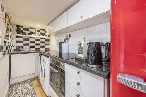1 bedroom flat for sale, Colville Gardens, Notting Hill, London