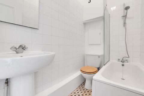Studio to rent, Aberdeen Road, Highbury, London, N5