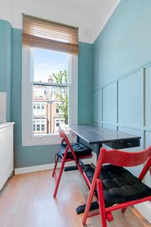 Studio to rent, Aberdeen Road, Highbury, London, N5