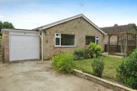 3 bedroom detached bungalow for sale, Oaklands Drive, Brandon IP27