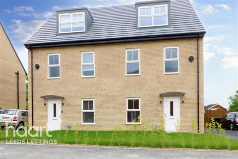 4 bedroom detached house to rent, Roche Avenue, Seacroft, LS14