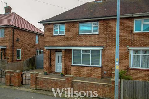 3 bedroom semi-detached house for sale, Lyndhurst Avenue, Skegness