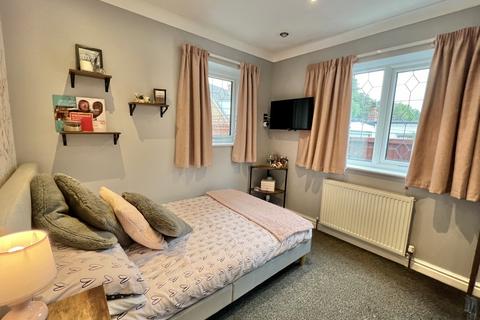 18 Colesville Avenue, Thornton-cleveleys, FY5 4ND