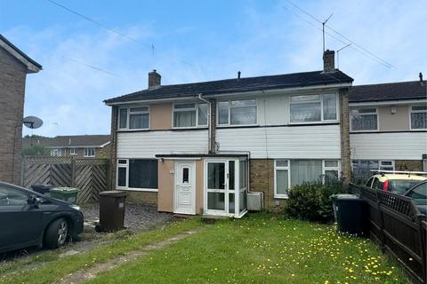 3 bedroom terraced house to rent, Swan Road, Hailsham, BN27