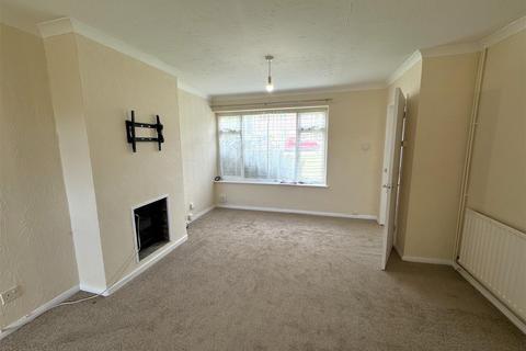 3 bedroom terraced house to rent, Swan Road, Hailsham, BN27