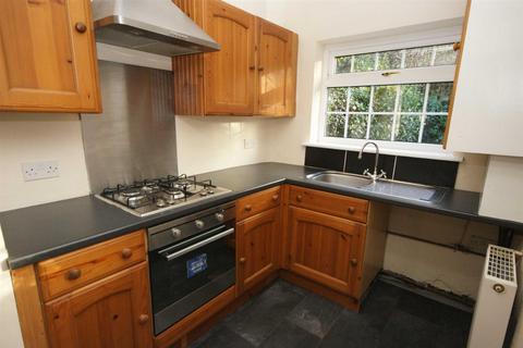 2 bedroom detached house to rent, Hough Lane, Bolton