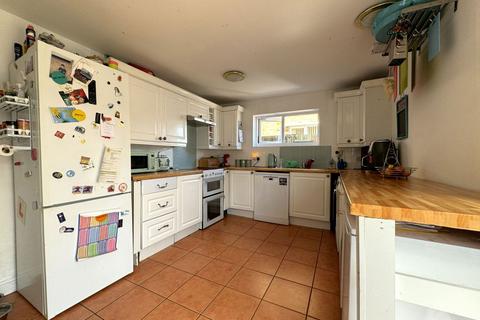 3 bedroom semi-detached house for sale, Hampden Close, Banbury