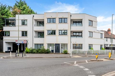 2 bedroom flat for sale, Chase Road, Epsom