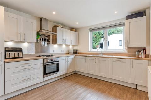 2 bedroom flat for sale, Chase Road, Epsom