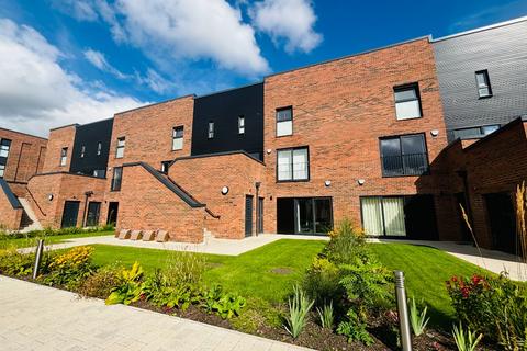 2 bedroom flat to rent, Festival Court, Princes Quay, Glasgow, G51