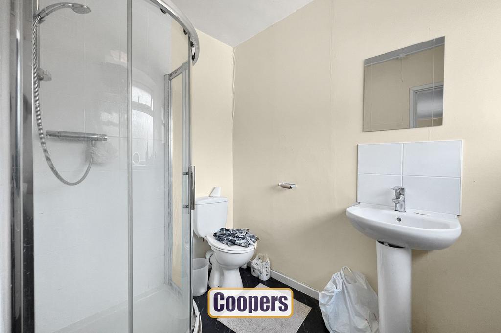 Ensuite Shower Room 1