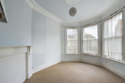 8 bedroom end of terrace house for sale, 154 Queen Street, HU19