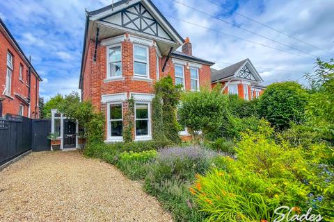 4 bedroom detached house to rent, Irving Road, Southbourne , Southbourne