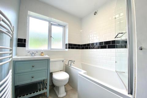 4 bedroom semi-detached house for sale, Caldercroft, Elland