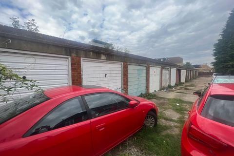 13 Cambria Close, Hounslow, TW3 3RR