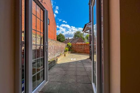 27 Beck Hill, Barton-upon-humber, DN18 5HQ
