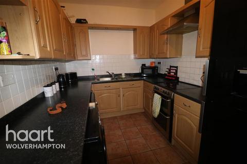 2 bedroom terraced house to rent, Weston Road, Stafford