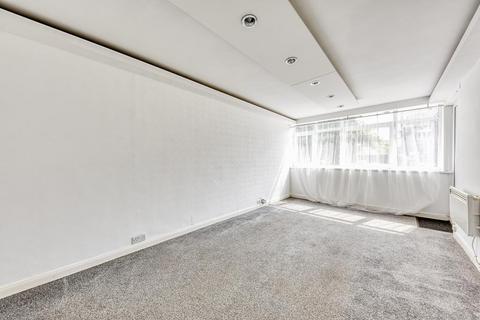 2 bedroom flat for sale, Rivermead, Wilford Lane, West Bridgford