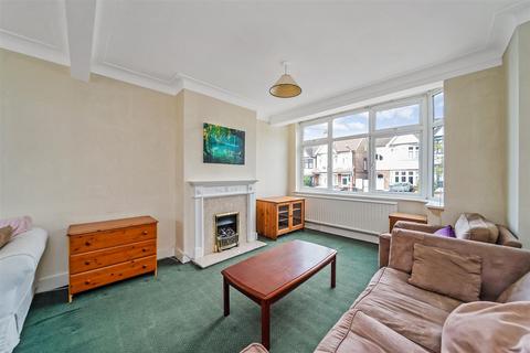 181 Hampton Road, Chingford, London, E4 8NS