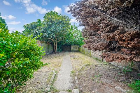 181 Hampton Road, Chingford, London, E4 8NS