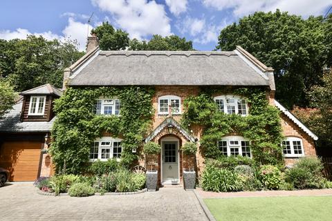 Woodside Lane, New Milton, Hampshire, BH25