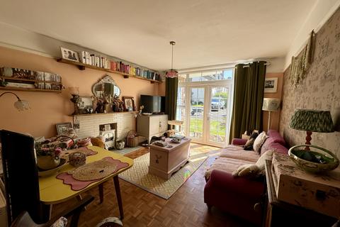 2 bedroom flat for sale, The Lawns, St. Marys Close, Eastbourne, East Sussex, BN22