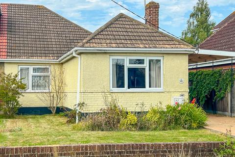 2 bedroom semi-detached bungalow for sale, Park Gardens, Hockley SS5