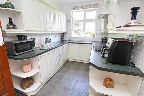 3 bedroom semi-detached house for sale, Sandhurst Avenue, Birmingham B36