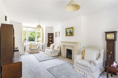 8 Stuart Avenue, Bromley, BR2 7JX