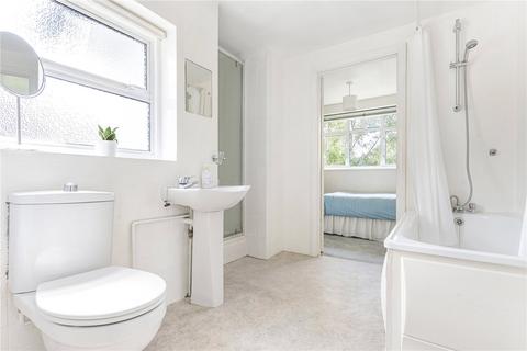 8 Stuart Avenue, Bromley, BR2 7JX