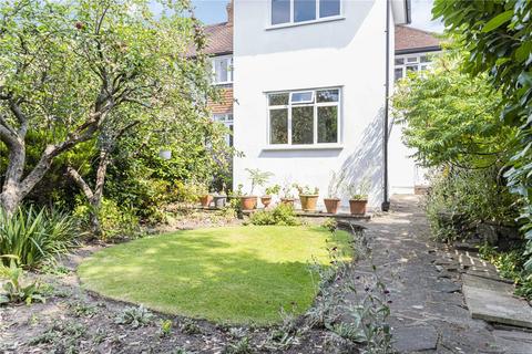 8 Stuart Avenue, Bromley, BR2 7JX