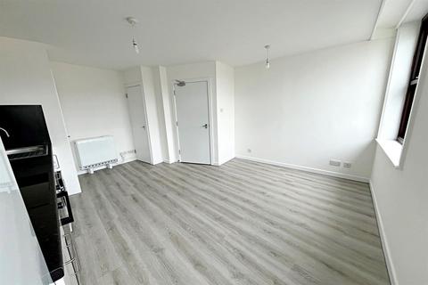 3 bedroom flat to rent, Bournemouth