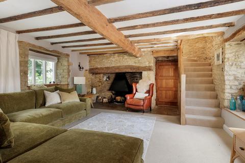 4 bedroom farm house for sale, Cherington, Shipston-on-Stour, Warwickshire, CV36.