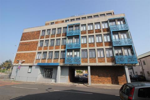 Flat 21, Burlington House Swanfield Road, Waltham Cross, EN8 7FG