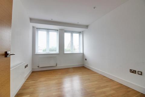 Flat 21, Burlington House Swanfield Road, Waltham Cross, EN8 7FG