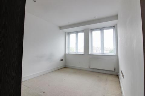 Flat 21, Burlington House Swanfield Road, Waltham Cross, EN8 7FG