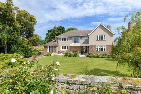 Friars Lodge, 21 Radcliffe Road, Bamburgh, NE69 7AE