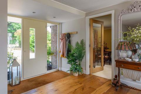 Friars Lodge, 21 Radcliffe Road, Bamburgh, NE69 7AE