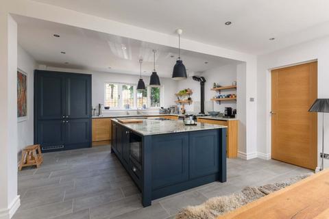 Friars Lodge, 21 Radcliffe Road, Bamburgh, NE69 7AE