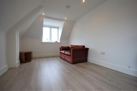 2 bedroom apartment for sale, Pembroke Road, Ruislip HA4