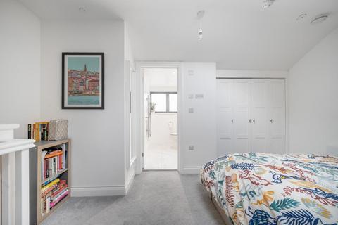 1 bedroom flat for sale, High Street, Hampton Wick