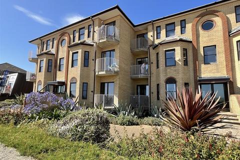 2 bedroom flat for sale, Marine Parade, Hythe, Kent