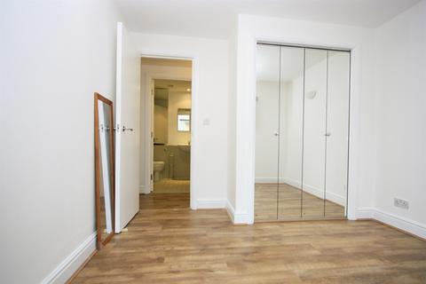 2 bedroom flat to rent, 12 Westferry Road, London E14