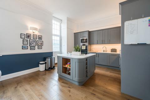 30 Brigade Place, Caterham, CR3 5ZU