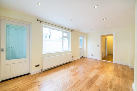 1 bedroom apartment to rent, Queens Crescent, London, NW5
