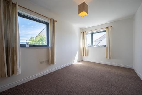 67 Maclennan Crescent, Inverness, IV3 8DN